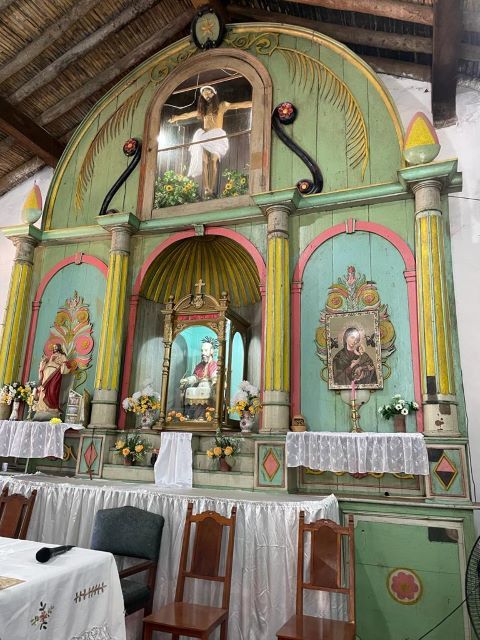 Altar de la iglesia de San Atanasio en Isla Umbú