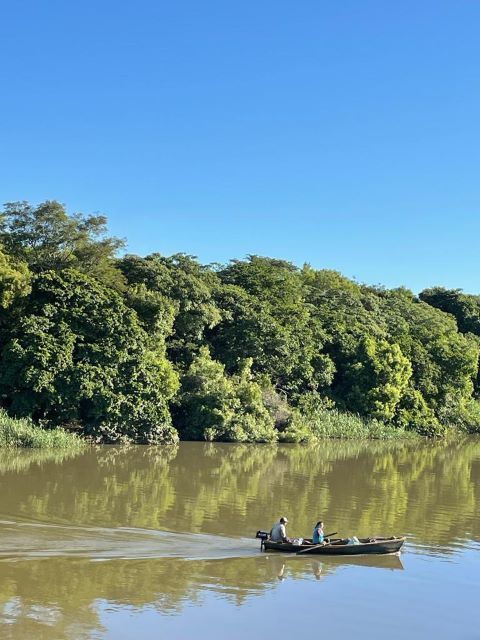 Lanchas en el río Paraná