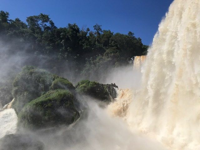 Saltos del Monday